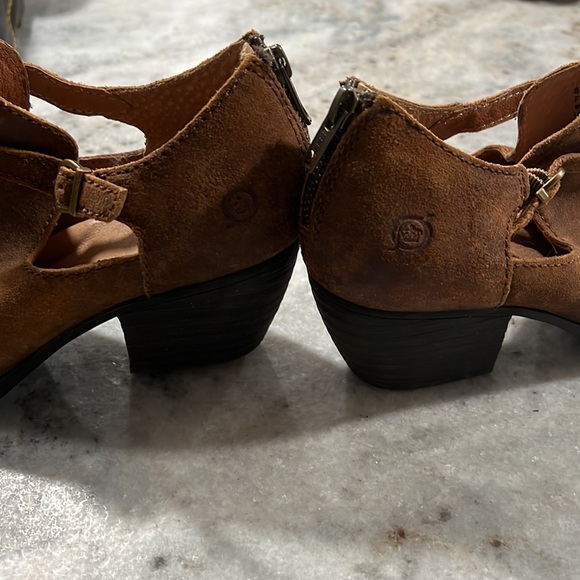 Born brand leather booties, size 8.5 - Picture 3 of 3